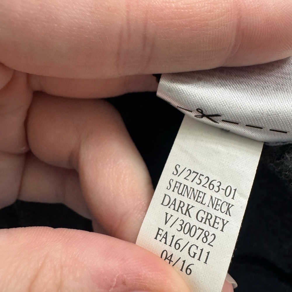Old Navy Active Gray Women's Sweater - Picture 5 of 6